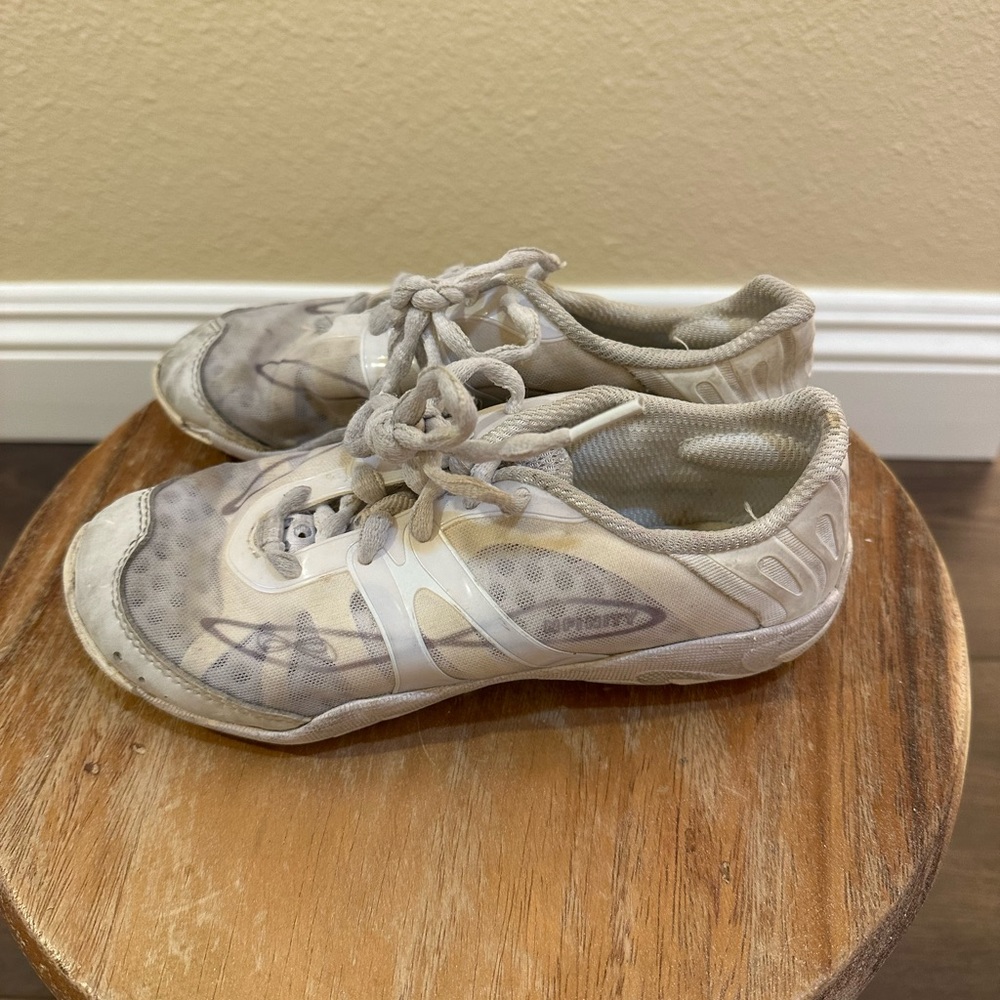 Nfinity cheer shoes